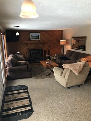 Smart TV, fireplace, DVD player, books - Westwood-Very Private - Blackwater Canyon Trail- 1 mile from Thomas (Thomas)