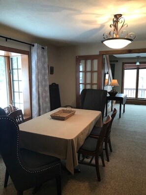 Dining - Westwood-Very Private - Blackwater Canyon Trail- 1 mile from Thomas (Thomas)