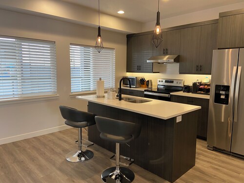 Experience ski adventures nearby at our South Valley 3-bedroom Condo