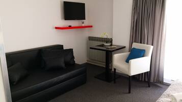 Comfort Double Room | Desk, free WiFi, bed sheets
