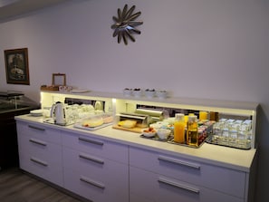 Tägliches inbegriffenes Frühstücksbuffet