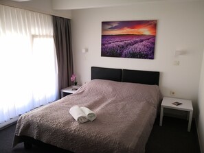 Comfort Double Room | Desk, free WiFi, bed sheets