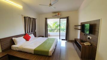 Memory foam beds, individually decorated, individually furnished, desk