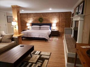 Memory foam beds, WiFi, bed sheets - Modern Mountain Escape - Private Fireplace & Views (Asheville)