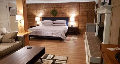 Mountain Modern Home-Away-From-Home (North AVL) - privater Eingang, umgebaut