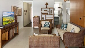 TV, Netflix, streaming services - 1 Bright Point Apartment 2303 (Nelly Bay)