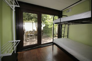 3 chambres, fer et planche à repasser, Wi-Fi gratuit, draps fournis