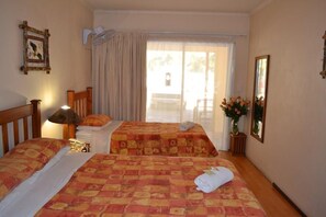 1 bedroom, WiFi, bed sheets - Suite 5-Doves Nest Guest House-Bed and Breakfast (Rhodesfield)