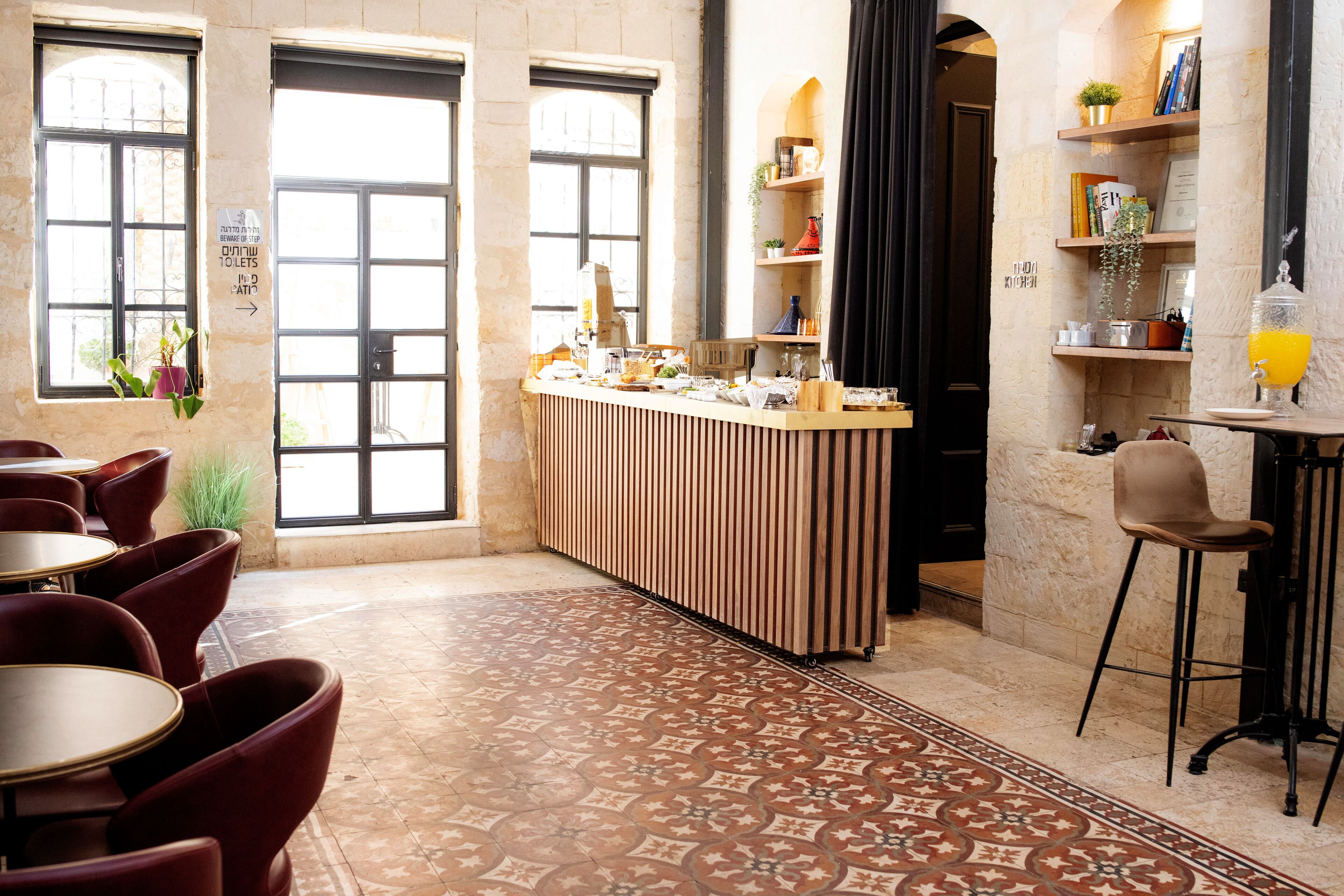 Bữa sáng kiểu Âu hàng ngày (60 ILS/mỗi người) 