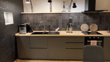 Kühlschrank, Ofen, Herdplatte, Geschirrspüler