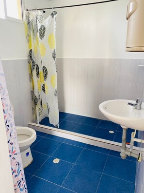 Bathroom - HERMOSA HABITACION CERCA ALAS PLAYAS Y AL AEROPUERTO. ACCESO A TRANSPORTES (San Andrés)