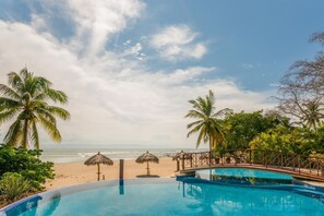 Infinity-Pool