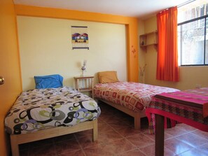 พื้นที่ทำงานแบบใช้แล็ปท็อป, Wi-Fi ฟรี, ผ้าปูที่นอน