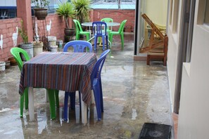 Café da manhã com buffet grátis todos os dias