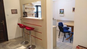 Dining - The house with a large garden, only 30 m from the beach (Orahovac)