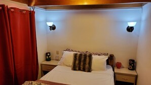 Deluxe Cabin, 2 Bedrooms, Mountain View | 2 bedrooms, individually decorated, individually furnished, bed sheets - Cabaña Apaneca Ataco (Apaneca)