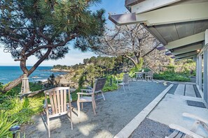 House, Multiple Beds (D & R's Cliff Dwelling Paradise) | Balcony