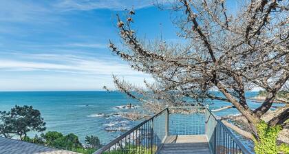 D & R's Cliff Dwelling Paradise