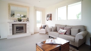 Fireplace - Country House B&B (Waimate North)