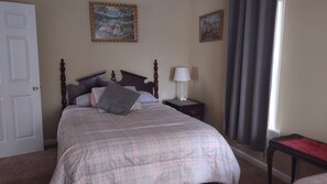 3 bedrooms, desk, iron/ironing board, travel cot - House central Location with Home Gym (Middletown)
