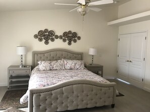 4 bedrooms, iron/ironing board, WiFi, bed sheets