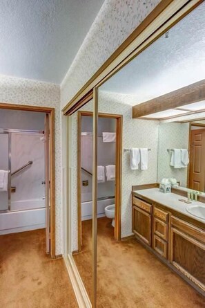 2 bedrooms