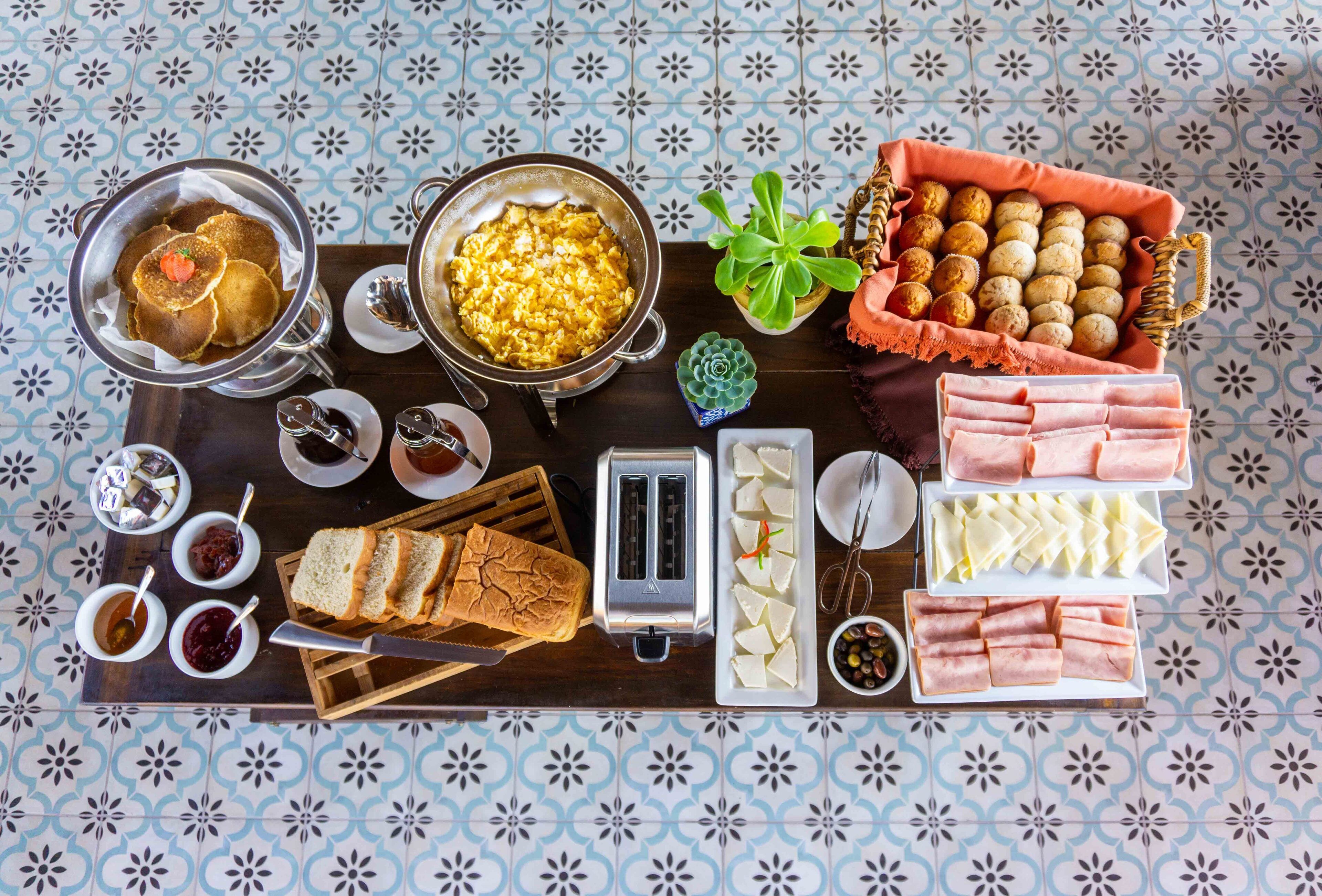 free daily continental breakfast