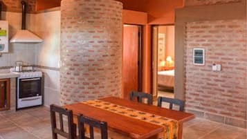 Cabane | Cuisine privée | Grand réfrigérateur, micro-ondes, four, cafetiÚre/bouilloire