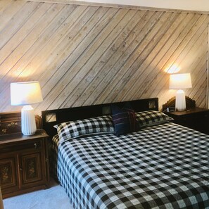 Condo, 1 King Bed with Sofa bed (Aspen Creek #114)