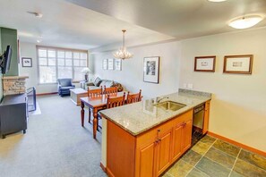 Room - Village #1408 - Grand Sierra (Mammoth Lakes)