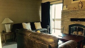 Living room - La Residence 4 #N6 (Mammoth Lakes)