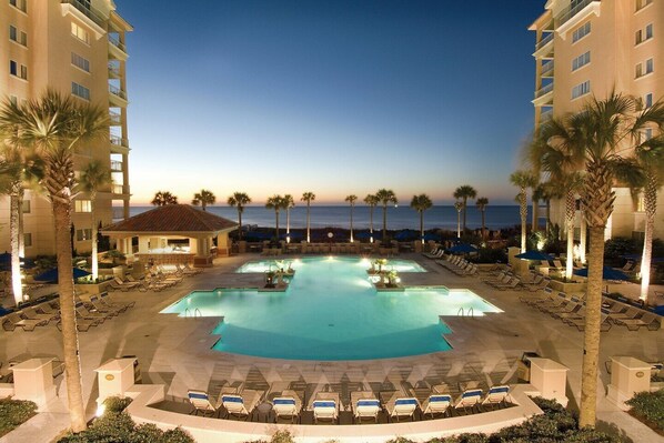 Innenpool, Außenpool