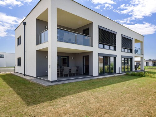 Luxurious Apartment on Pannonia Golf Course