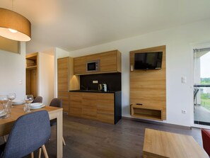 Apartment | Private kitchen | Fridge, microwave, dishwasher, coffee/tea maker - Apartment in Lutzmannsburg With Pool, Balcony, Parking (Lutzmannsburg)