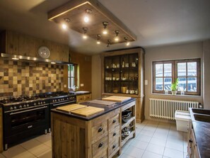 House | Private kitchen | Fridge, highchair - Holiday Home in Alveringem Near Coast (Alveringem)