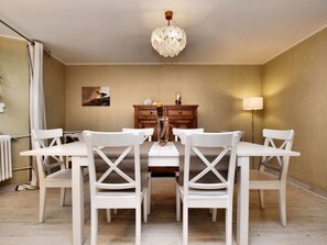 House | Dining