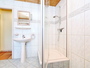 House | Bathroom - Modern Holiday Home in Schönberg with Hot Tub (Sankt-Vith)