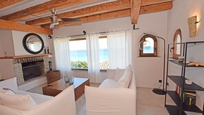 TV, fireplace, DVD player, stereo