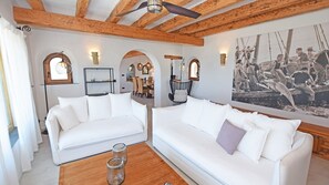 TV, fireplace, DVD player, stereo - El Peñón Zahara de los Atunes by Ruralidays (Cádiz)