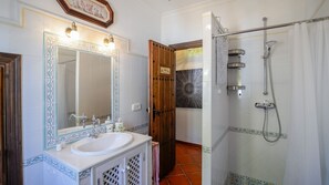 Bathtub, hair dryer