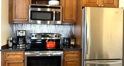 Kaunis 3BED 2-kylpyhuoneisto lähellä Canyons Baseä, 5 minuutin kävelymatkan päässä hisseistä!