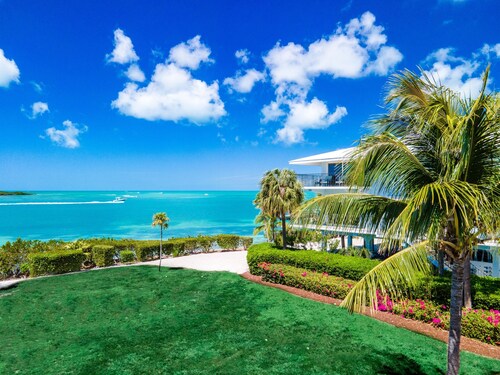 ** NEUE EIGENTÜMER-SPEZIALITÄTEN ** Waterfront Dream Condo mit Panoramablick, Zugang zum Dock 