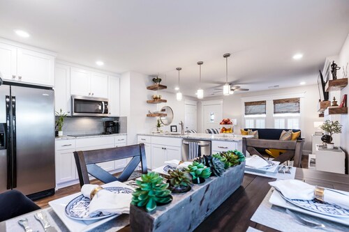 Just read the reviews and we think you'll choose Starlanding! Sleeps 6, 2 baths