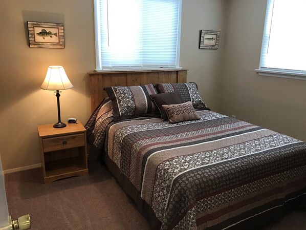 2 bedrooms, iron/ironing board, free WiFi, bed sheets