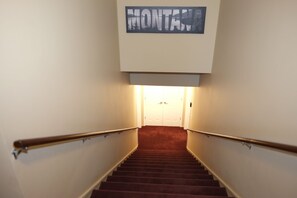 Interior - Freshly Remodeled 2 Bedroom, Full Kitchen, living Room Suite, in Cascade unit #4 (Cascade,)