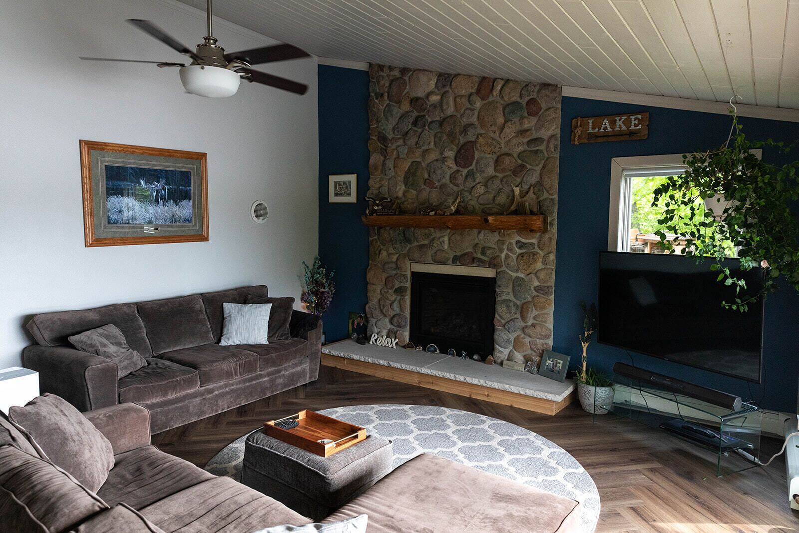 Livingroom (58" Smart TV)