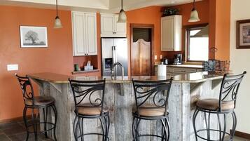 Frigorífic, microones, forn i placa de cuina