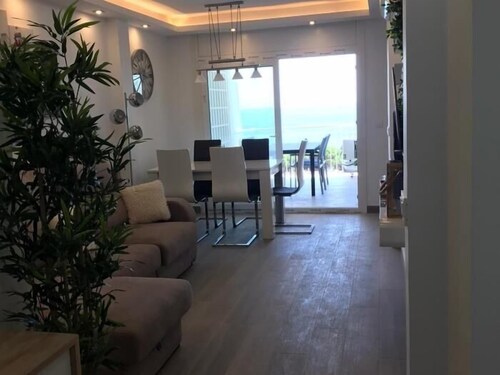 106-LA TORRE DELUXE: LUXURY APARTMENT WITH THE BEST VIEWS OF CAMBRILS