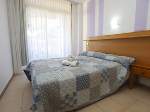 2 bedrooms, bed sheets - 115 - CATALUÑA 92 - 212 One-Bedroom Apartment + Cabin (SALOU)