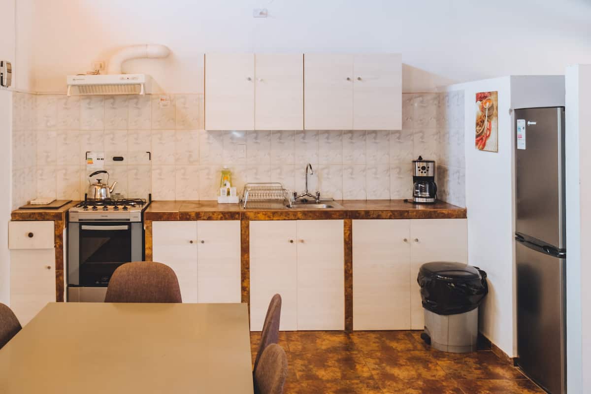 Departamento familiar, 2 habitaciones (Roble) | Cocina privada | Refrigerador y comedor